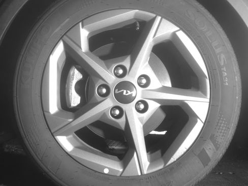 Used 2025 Kia K4 LXS image 12