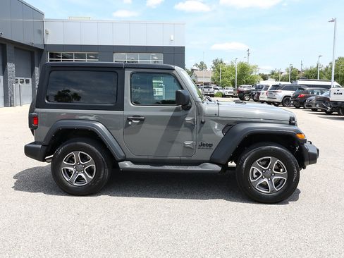 Used 2023 Jeep Wrangler Sport AWD/4WD image 8