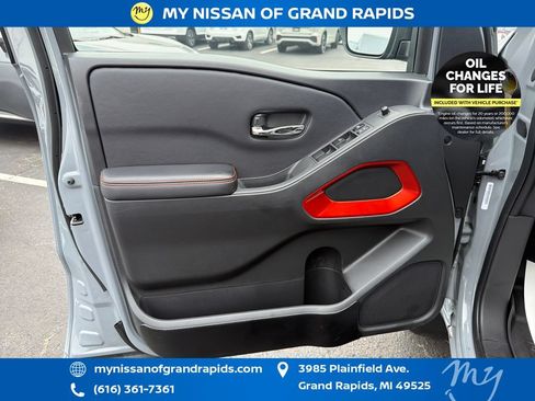 Used 2025 Nissan Frontier PRO-4X w/ Interior Protection Package AWD/4WD image 11