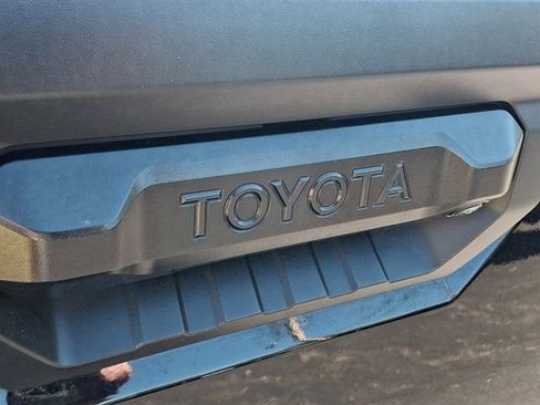 Used 2023 Toyota Tundra SR5 w/ SR5 Convenience Package AWD/4WD image 29