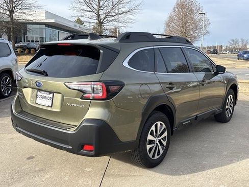 Used 2025 Subaru Outback Premium image 3