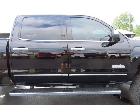 Used 2015 Chevrolet Silverado 2500 High Country w/ Duramax Plus Package image 15