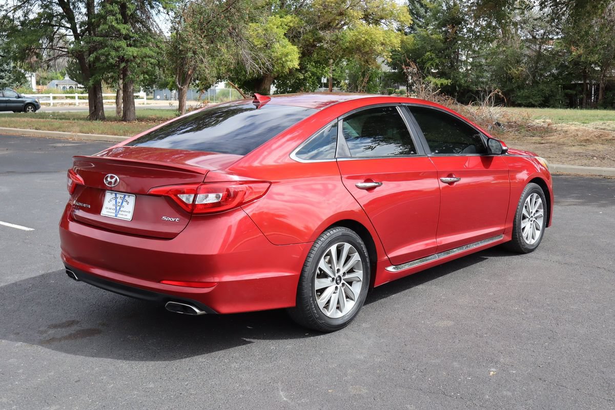 Used 2016 Hyundai Sonata Sport w/ Option Group 1V FWD image 4