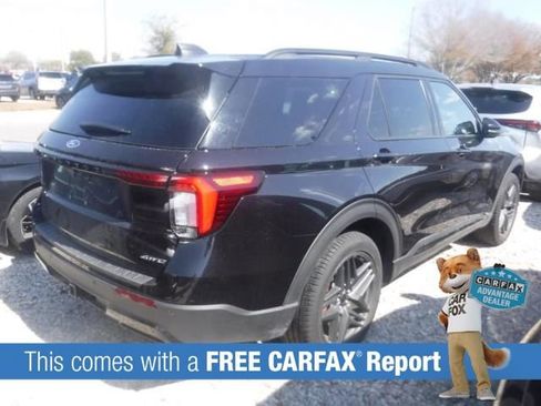 Used 2025 Ford Explorer ST-Line w/ ST-Line Street Pack image 3
