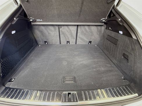 Used 2022 Porsche Cayenne Platinum Edition image 28