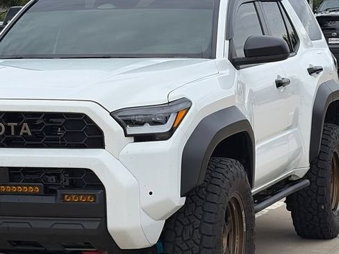 Used 2025 Toyota 4Runner SR5 AWD/4WD image 4