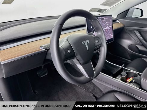 Used 2020 Tesla Model 3 Standard Range Plus RWD image 9
