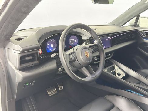 Certified 2025 Porsche Macan Electric RWD image 4