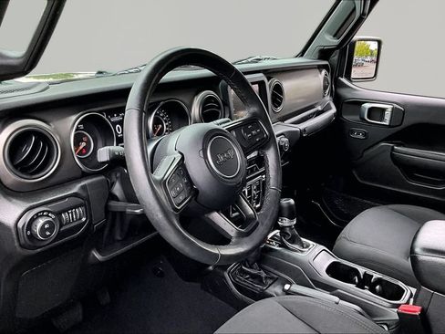Used 2022 Jeep Gladiator Sport AWD/4WD image 15