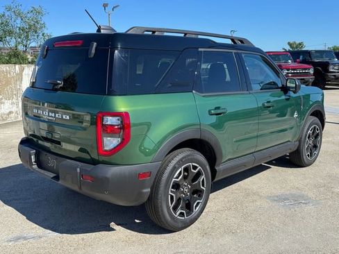 Used 2025 Ford Bronco Sport Outer Banks w/ Outer Banks Tech Package+ AWD/4WD image 3