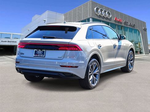 Used 2023 Audi Q8 Premium w/ Convenience Package AWD/4WD image 4