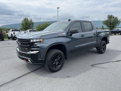 Used 2021 Chevrolet Silverado 1500 LT Trail Boss w/ LPO, Dark Essentials Package AWD/4WD image 3