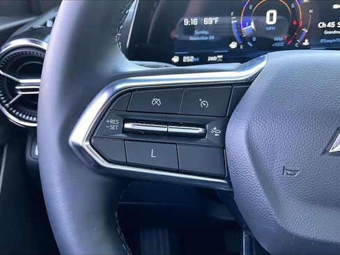 Used 2025 Chevrolet Equinox LT AWD/4WD image 18