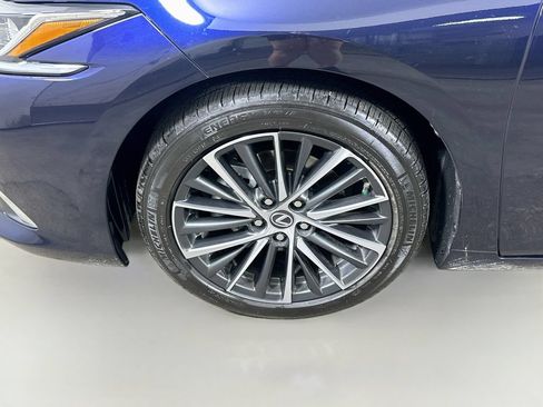 Used 2025 Lexus ES 300h w/ Premium Package FWD image 8