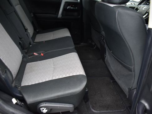 Used 2016 Toyota 4Runner SR5 AWD/4WD image 33