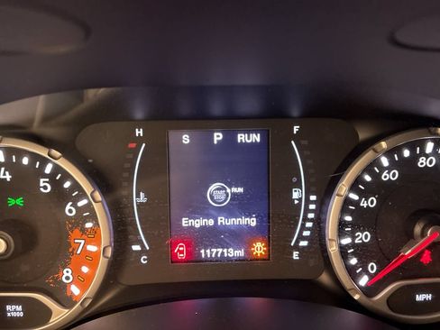 Used 2018 Jeep Renegade Altitude AWD/4WD image 13