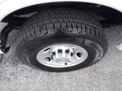 Used 2022 Chevrolet Express 2500 w/ Driver Convenience Package image 9