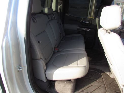 Used 2019 Chevrolet Silverado 1500 LTZ AWD/4WD image 15