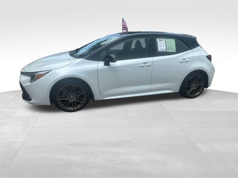 Used 2025 Toyota Corolla Hatchback w/ SE Package FWD image 4