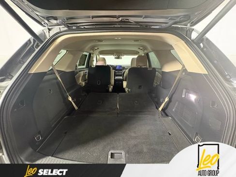 Used 2022 Ford Explorer Limited w/ Equipment Group 301A AWD/4WD image 17