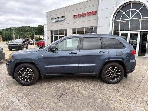 Used 2020 Jeep Grand Cherokee Trailhawk AWD/4WD image 5