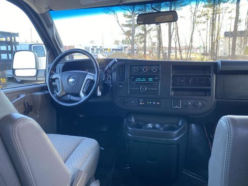 Used 2017 Chevrolet Express 3500 LT w/ LT Preferred Equipment Group image 11