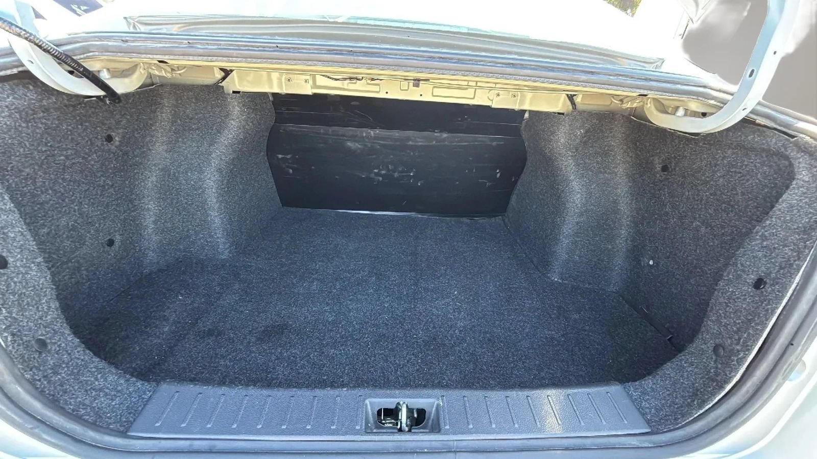 Used 2025 Nissan Versa S FWD image 35