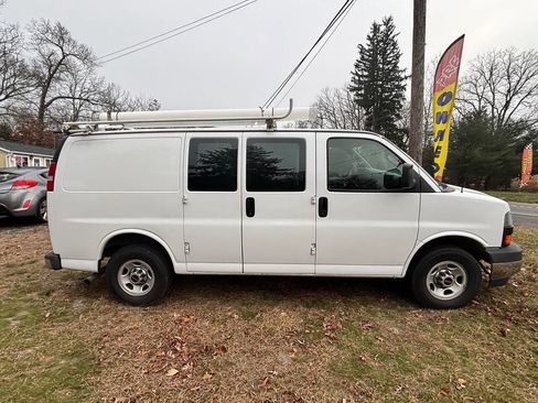 Used 2017 GMC Savana 2500 image 10