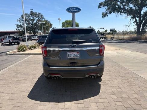 Used 2019 Ford Explorer Platinum AWD/4WD image 4