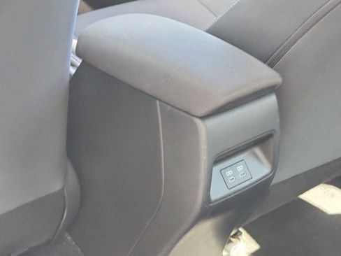 Used 2023 Toyota Corolla LE image 21