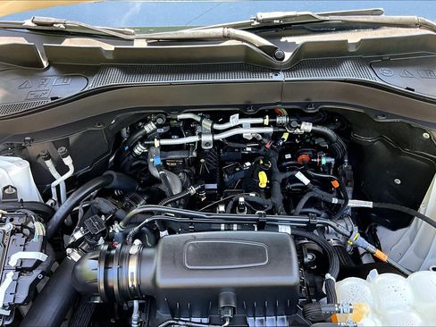 Certified 2022 Ford Explorer XLT w/ Equipment Group 202A AWD/4WD image 7