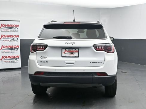 Used 2024 Jeep Compass Limited AWD/4WD image 8