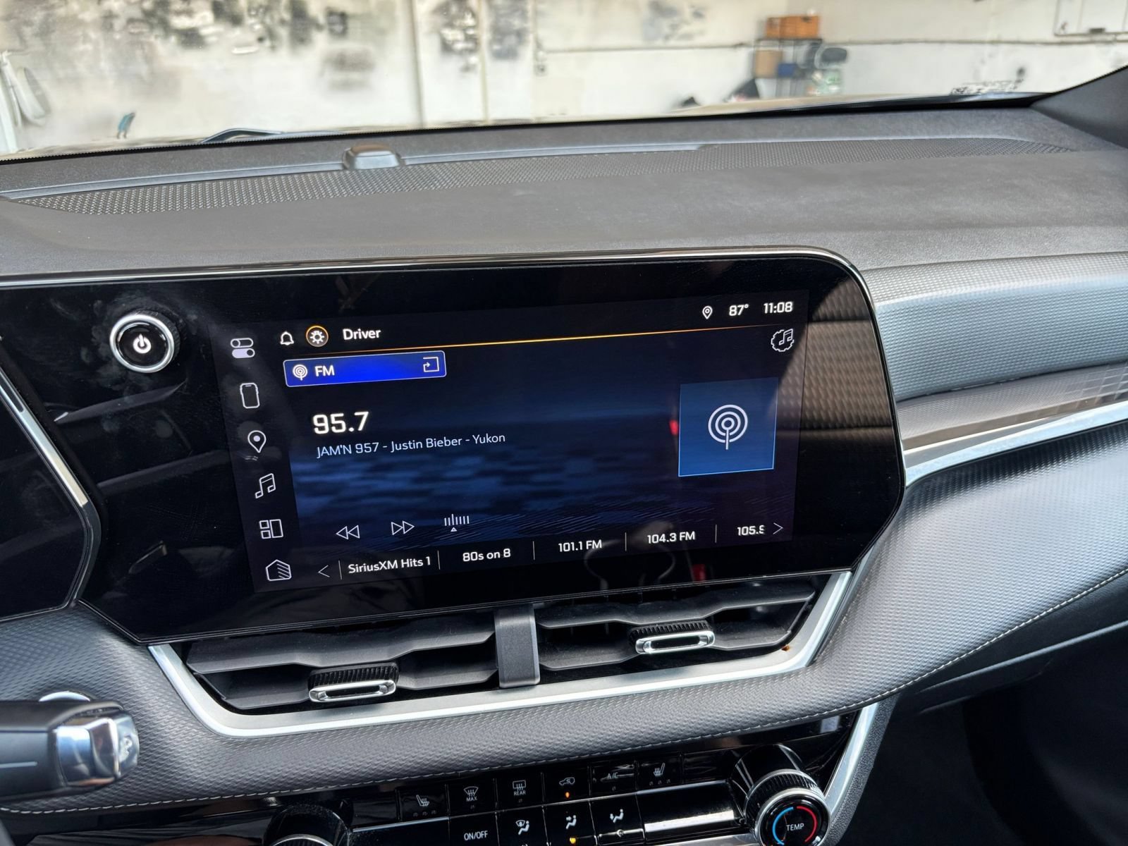 Used 2025 Chevrolet Equinox LT FWD image 20