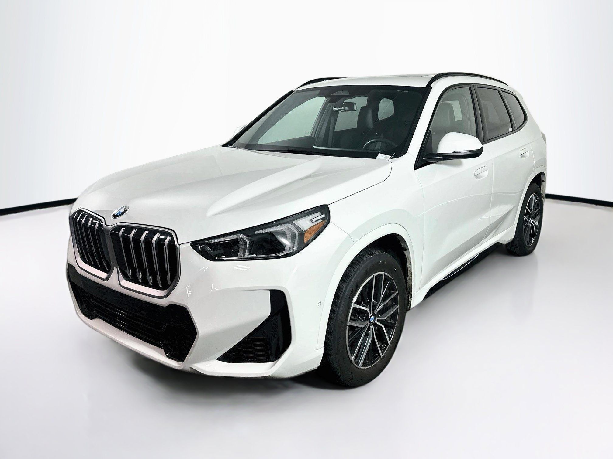 Used 2026 BMW X1 xDrive28i AWD/4WD image 3