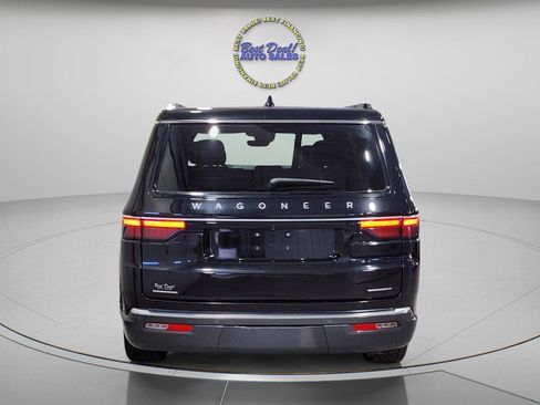Used 2022 Jeep Wagoneer Series III w/ Premium Group I AWD/4WD image 5