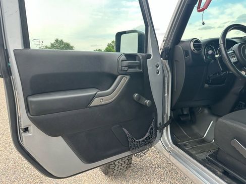 Used 2015 Jeep Wrangler Sport w/ Connectivity Group image 19