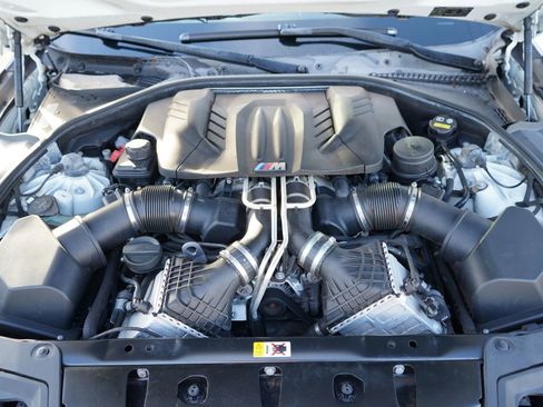 Used 2016 BMW M5 image 8