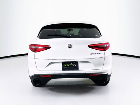Used 2023 Alfa Romeo Stelvio Sprint image 7