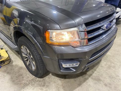 Used 2017 Ford Expedition XLT w/ Equipment Group 202A AWD/4WD image 5
