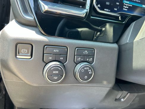 Used 2023 Chevrolet Silverado 1500 LT image 14