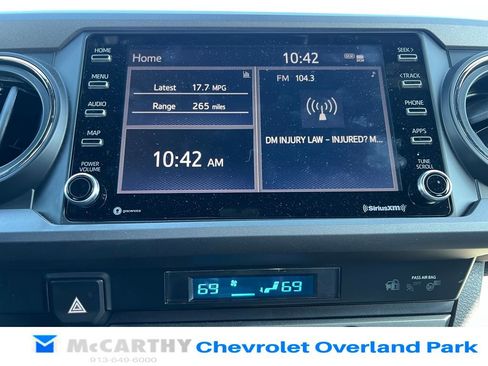 Used 2022 Toyota Tacoma TRD Sport w/ Technology Package image 13