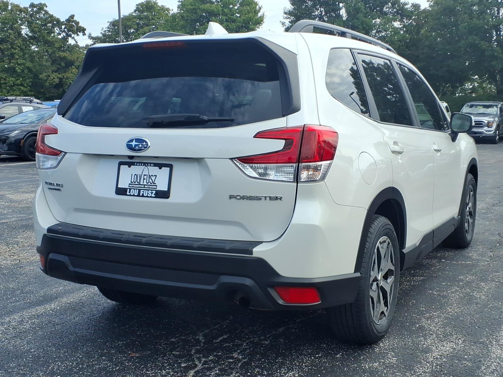 Used 2020 Subaru Forester Premium AWD/4WD image 3