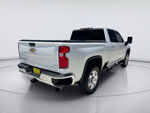 Used 2022 Chevrolet Silverado 2500 LTZ AWD/4WD image 3