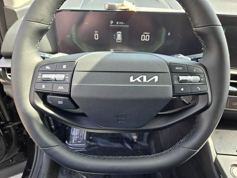 New 2026 Kia Sportage LX FWD image 16