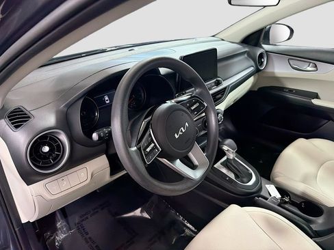 Used 2023 Kia Forte LXS w/ LXS Technology Package FWD image 11