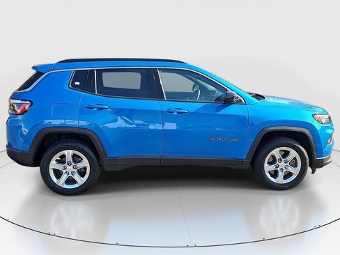 Used 2023 Jeep Compass Latitude AWD/4WD image 4