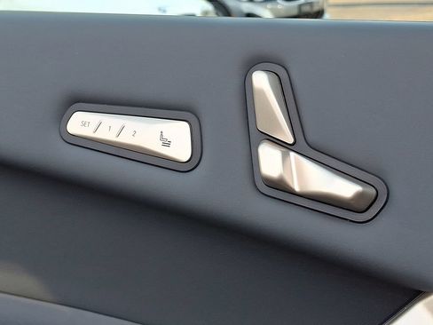 Used 2023 BMW iX M60 AWD/4WD image 23