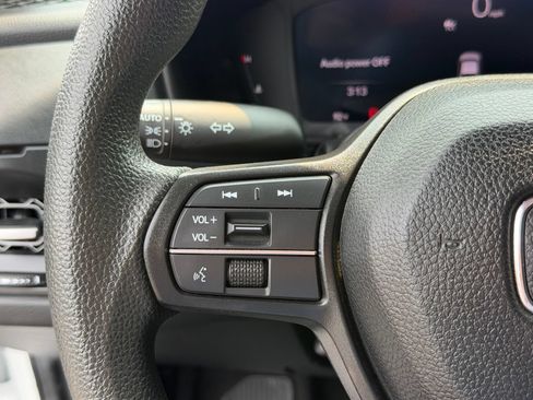 Used 2025 Honda Accord SE image 15
