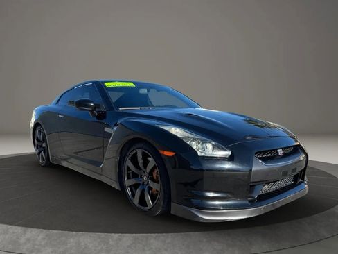 Used 2010 Nissan GT-R Premium image 4