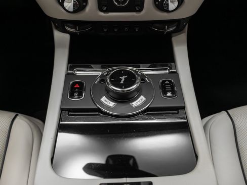 Used 2016 Rolls-Royce Wraith image 27